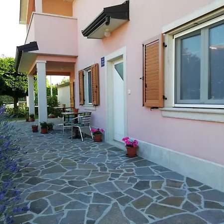 Vesna דירה Kaštel